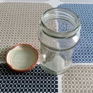 100 Gram 7 Glass Container For Kitchen Use