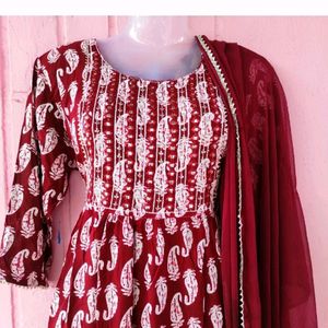 Pretty Nyra Cut Kurta Set 🌺