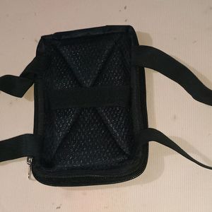 1 Waist Pouch And Navigation