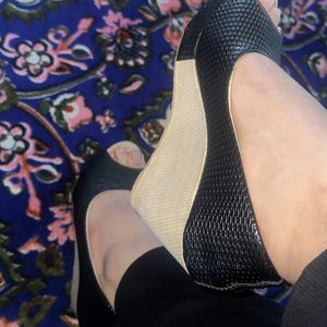 Black Wedges