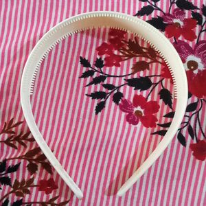 White Plastic Hair Band For Girl