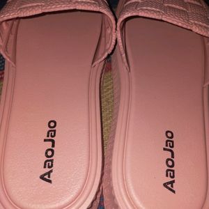 Women's slippers