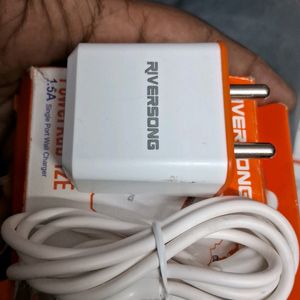 Riversong 7.5 Walt Charger With Micro USB V8