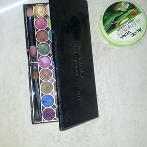 Huda Beauty Foundation N Eye Shadow