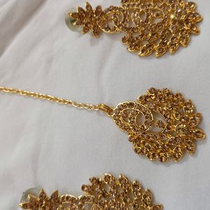 Stylish Necklace Set