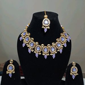 Beautiful Necklace Set With Earrings And Mang Tika