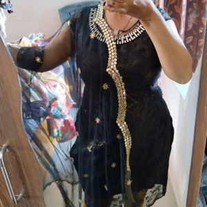 Black Kurti With Net Dupatta M