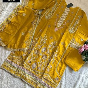 New Staylish Pakistani Poshaq Dresses Beautiful Dr