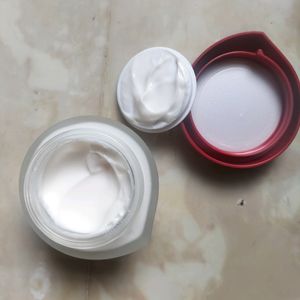 Age Miracle Whip Cream For Youthful Glow