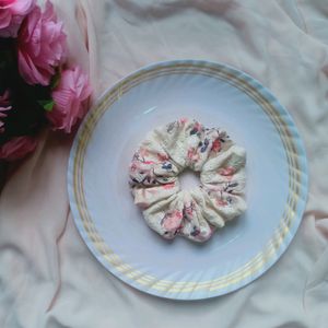 XXl  Chikankari Scrunchies 🌸🌷🌺