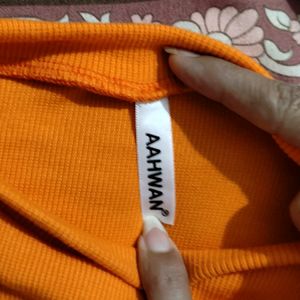 Aahwan Orange Solid Slim Fit Tshirt Women