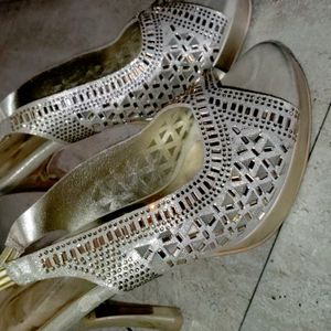 Golden Colour Heel For Wedding, Party Etc