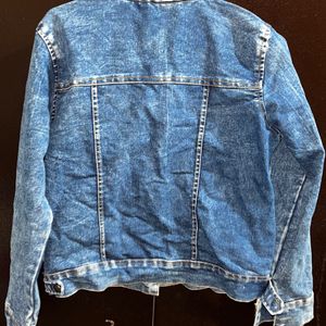 Classic Women's Denim Jacket Timeless Style