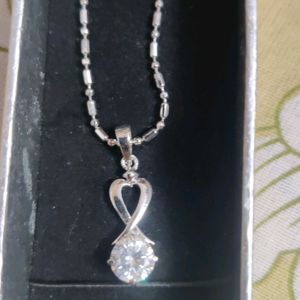 Pendant Earing Set With Chain In Silver Polish