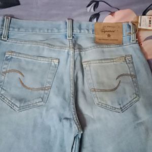 Levi's Baggy Jeans