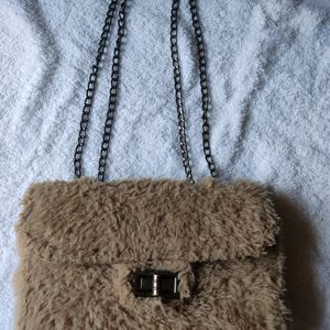 Beautiful Sling Bag 🤎