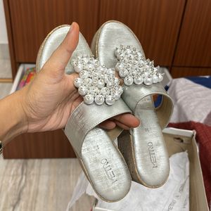 Women Metro Silver Wedges With Pearl Work