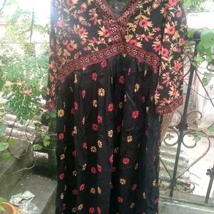 Beautiful 🥰 Printed Kurti For Women