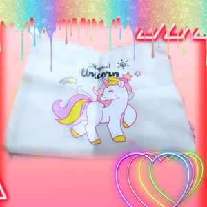 A Pauch With Having Unicorn 🦄 Print.