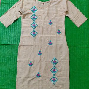 Beautiful 1 Time Used Kurti