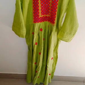 Nayra Cut Kurti