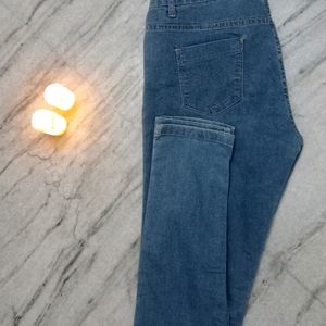 Sale🔥Blue Denim Mid Rise Jeans