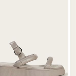 Outryt Platform Sandal