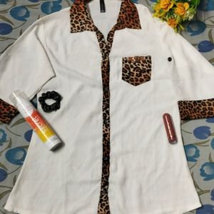 Cheetah printe white shirt 👚