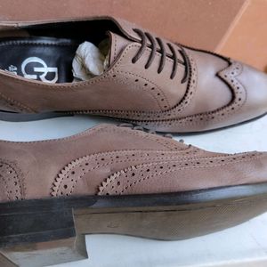 Size 6 Leather Brogue Shoe