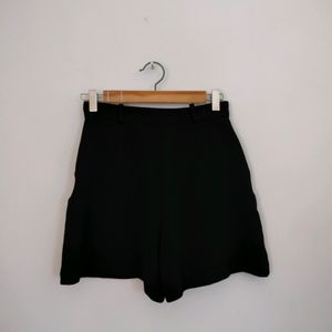 Black Casuals Shorts (Women's)