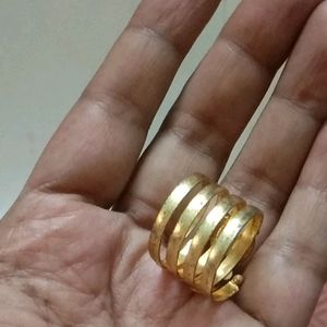 Too Shiny Spiral Finger Golden Ring