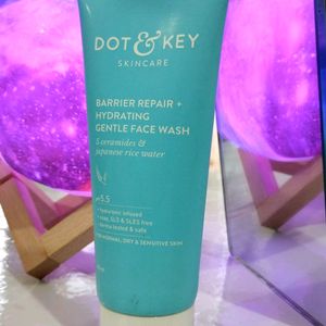 Sealed Dot & Key Barrier Repair Face Wash