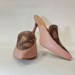 Pointed Animal Textured Peach Heels