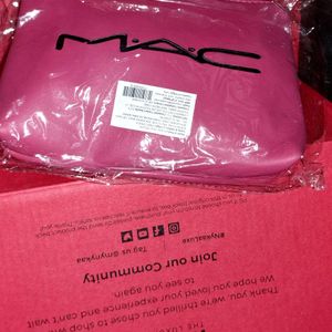 💞M.A.C PINK TRAVEL POUCH 👝