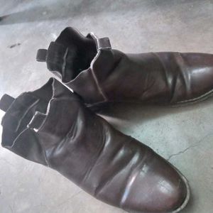 This Shoes Is  Used For Few Months And I Am Sell