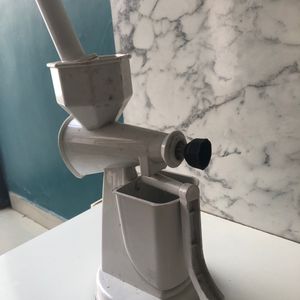 New Unused Fruit Juicer