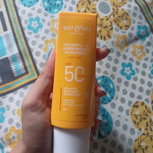 DOT & KEY Vitamin C + E Super Bright Sunscreen Spf