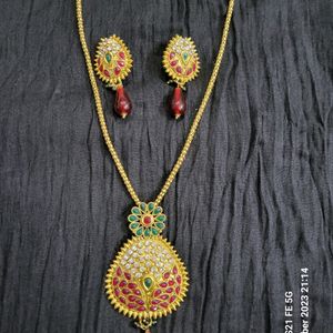 TRADITIONAL JEWELLERY SET