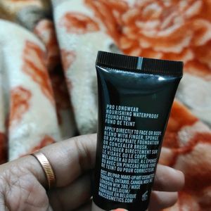 Pro Longwrar Foundation Mac