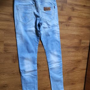 Jeans Pant -30" Waist No Flaws