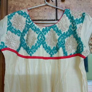 Unused Moti/off white colour Anarkali suit