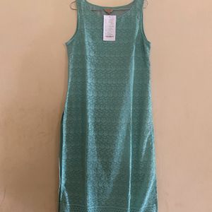 Sleeveless Kurta With Palazzo And Dupatta To Women