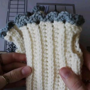 crocheted fingerless hand warmers