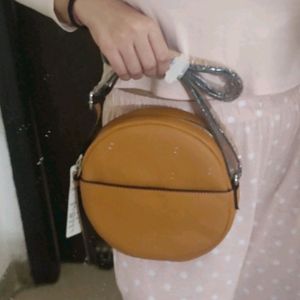 !!! BRAND NEW !!! Sling Bag