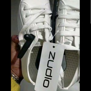 Women's White zudio Sneakers