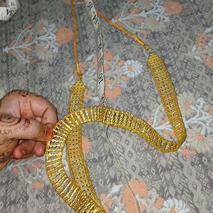 New Beautiful Golden Necklace Unused