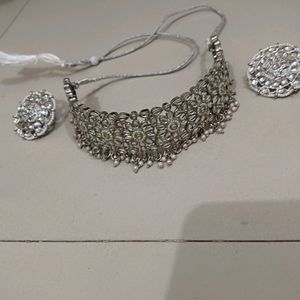 Stylish Chocker Set