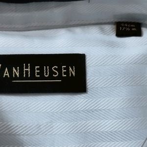 Van Heusen Formal Shirt In Size 44