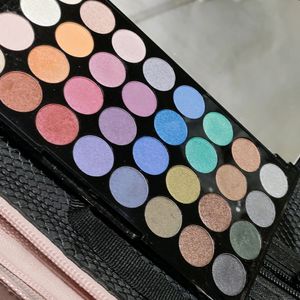 Makeup Revolution London Eyeshadow Palette