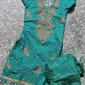 Green kurta set